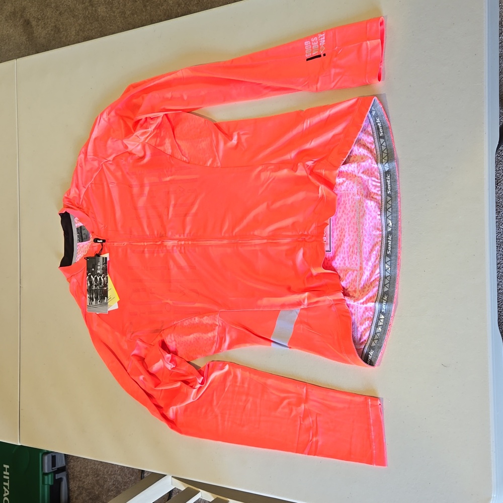 Santic women's cycling shirt, size small, NWT